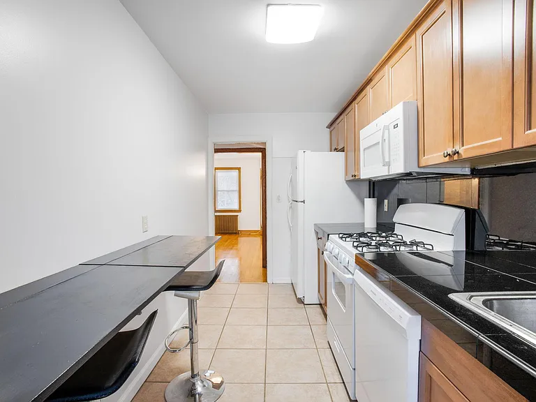 55 Farragut Pl NW #1 — Photo 9