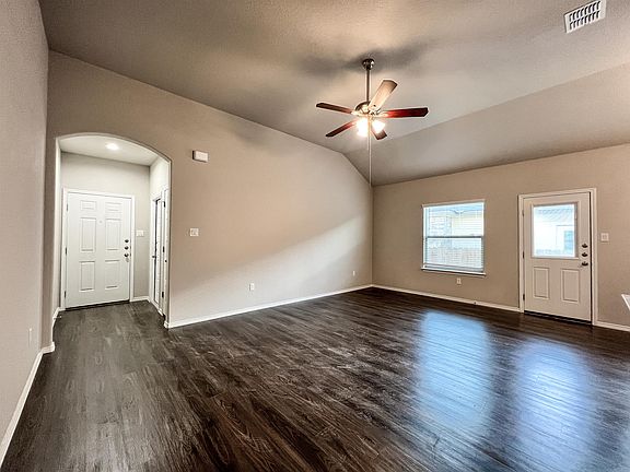 3rd image of 112 Highland Hts