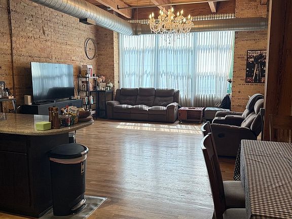 2nd image of 1017 W Washington Blvd Unit 2E