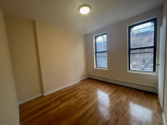 Rented by SAFEGUARD REALTY PARTNERS LLC | media 16