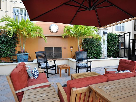3rd image of 100 4th Ave S APT 406