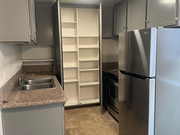 3rd image of 3933 Jewell St APT A1