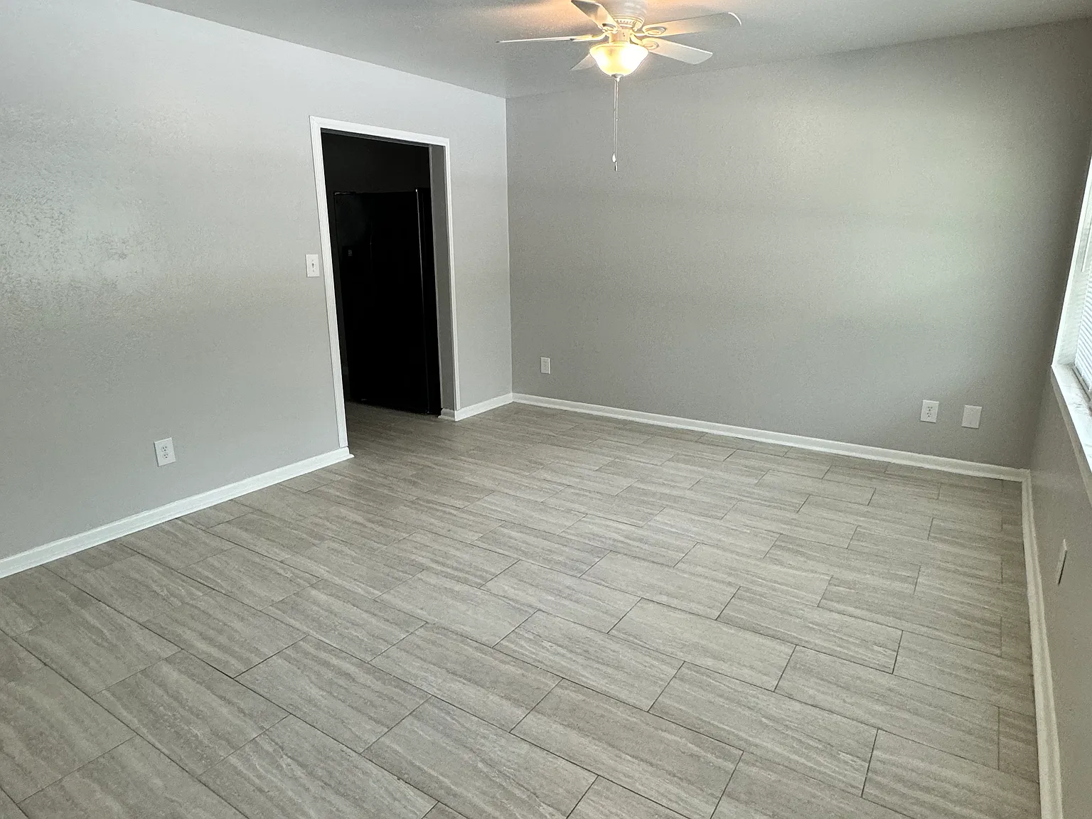 2 bed, 817 sqft, $1,300 — Photo 3