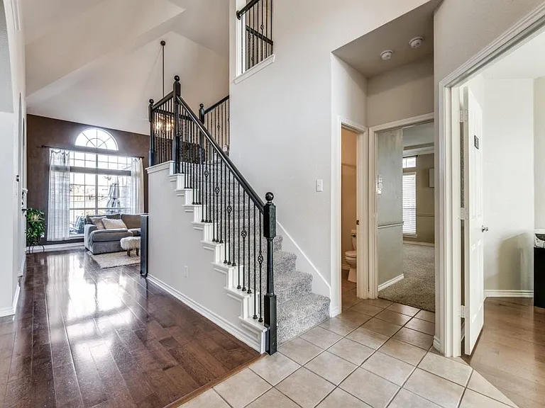 10572 Coach House Ln — Photo 17