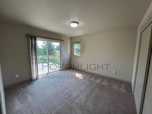 2200 Greenview Cir #1 — Photo 8