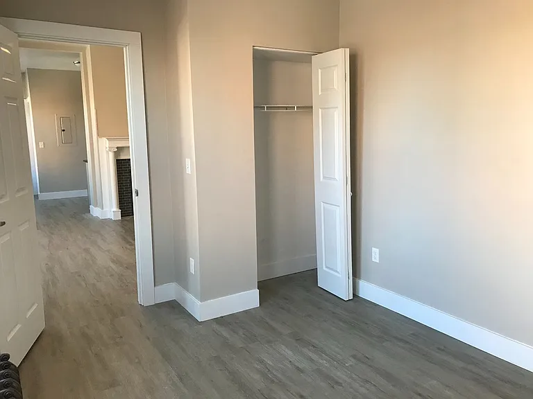 430 Greenfield Avenue — Photo 16