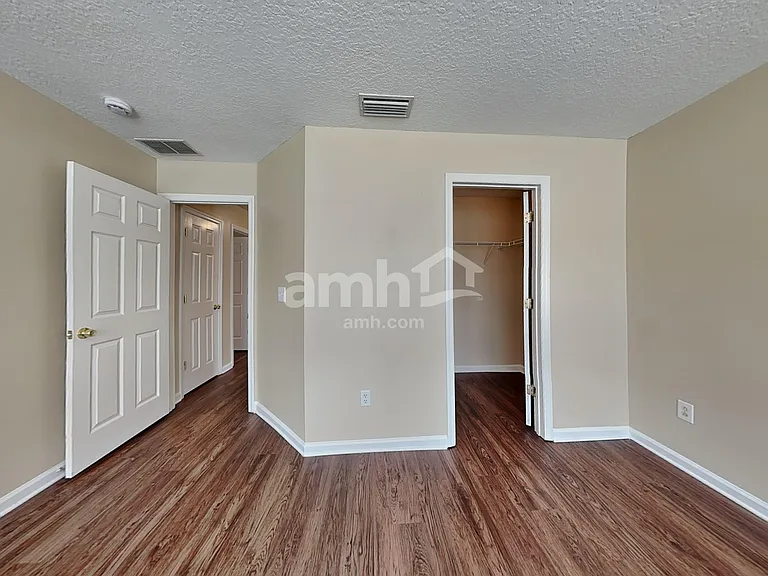 1211 Spring Creek Ct — Photo 7