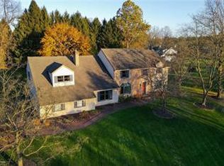 1553 Surrey Rd, Bethlehem, PA 18015