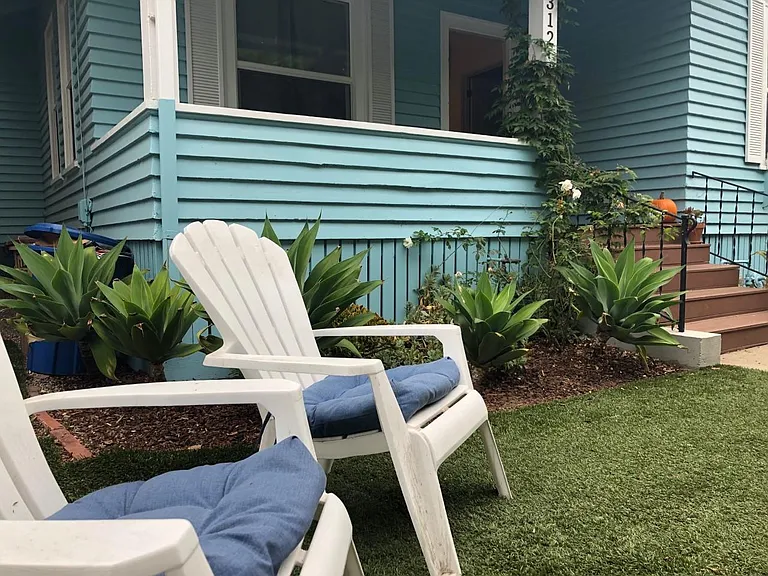 312 W Victoria St — Photo 17