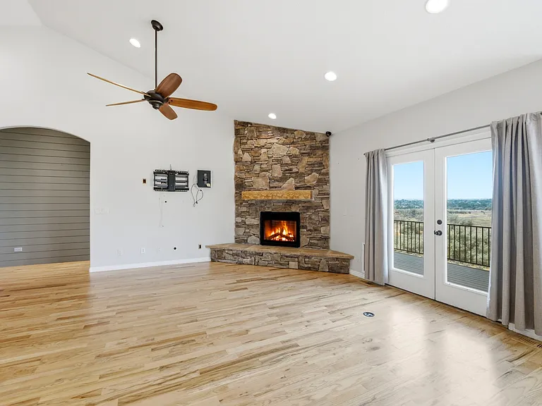 722 W Webb Rd — Photo 12