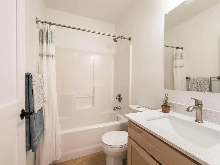 15 W 37th St #203 — Photo 11