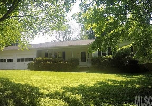 2nd image of 1884 Woodridge Cir
