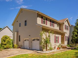 1196 Frost Ln, Peekskill, NY 10566