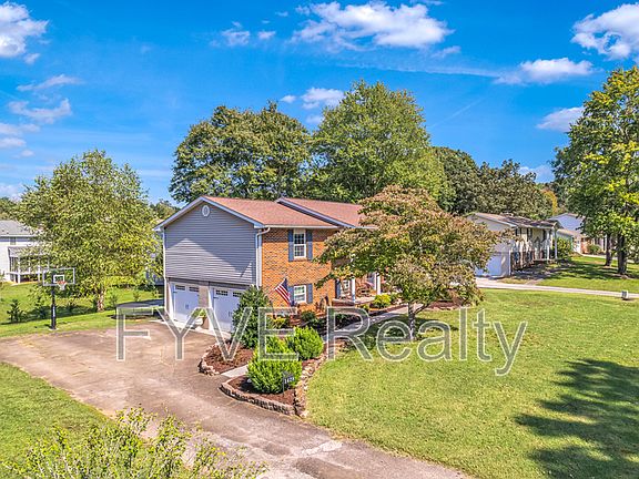 4th image of 1428 Bexhill Dr