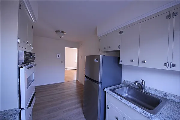 10 McKinley Ave — Photo 3