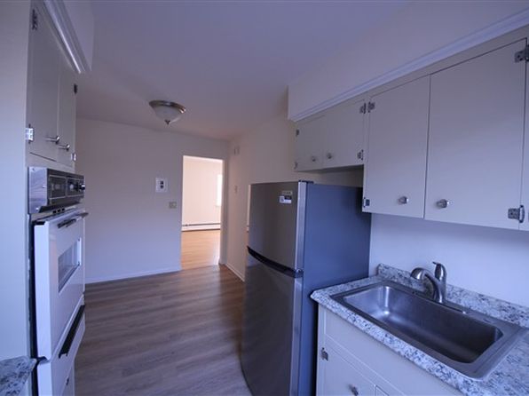 10 McKinley Ave APT 4, Dumont, NJ 07628