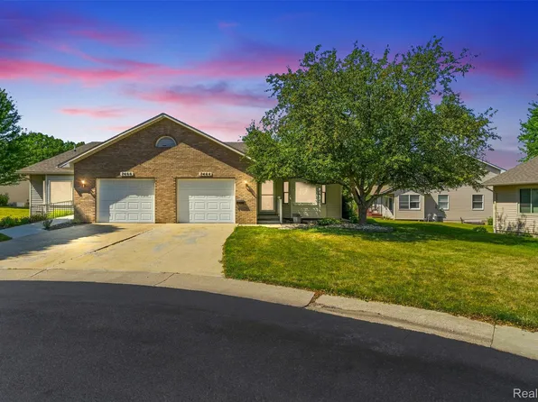 7464 Diane Ct, Swartz Creek, MI 48473