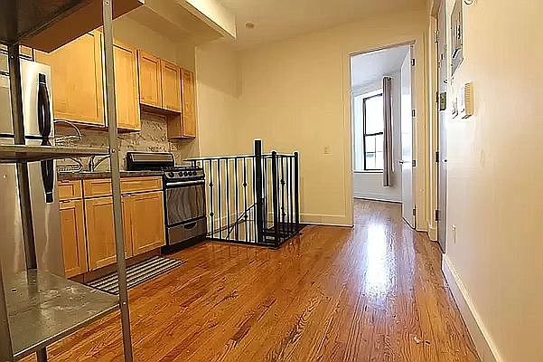 1st image of 654 Park Pl