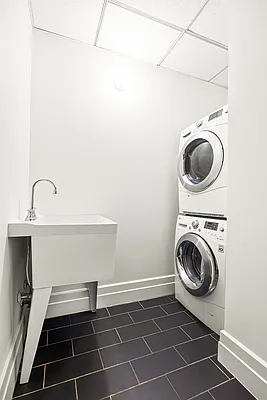 Laundry, photo 1