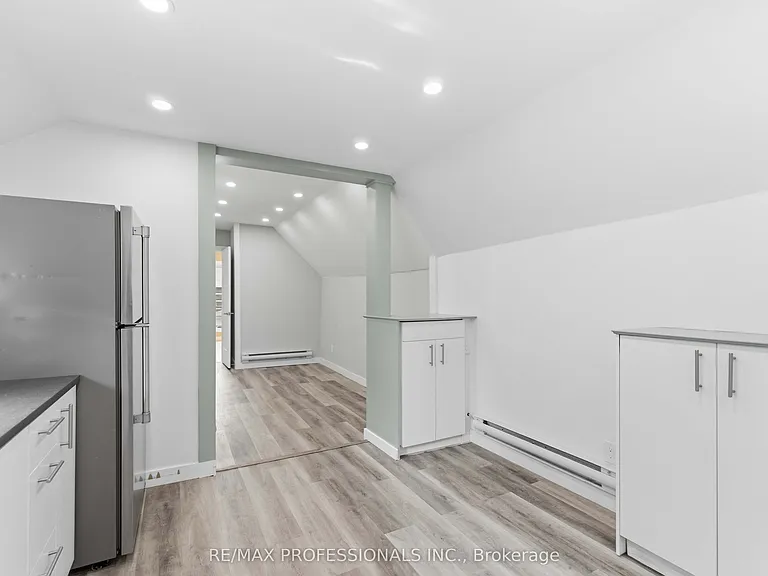 759 Barton St E #UPPER — Photo 6