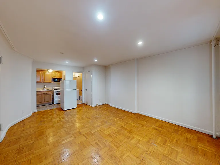154 W 92nd St #1F — Photo 2