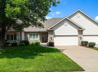 3408 Crowne Pointe Cir, Bettendorf, IA 52722