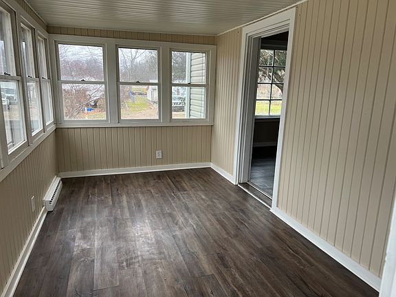 2nd image of 325 Park St