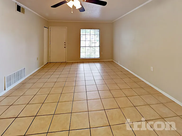 5815 Brambletree St — Photo 2