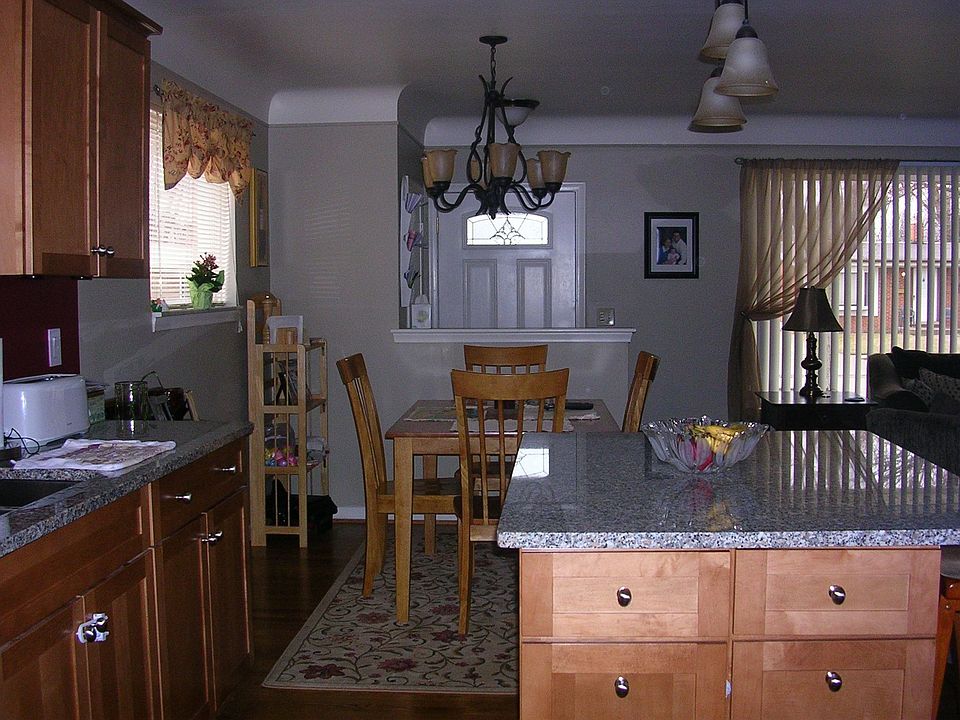 Kitchen / Dining 19 x 12
