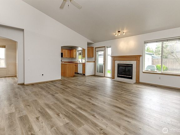 4th image of 18811 71st Avenue Ct E