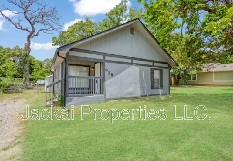 929 Rice St — Photo 1