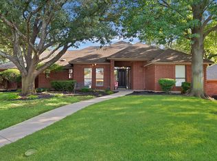 2004 Royal Club Ct, Arlington, TX 76017