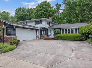 13760 Arrowhead Trl, Middleburg Heights, OH 44130