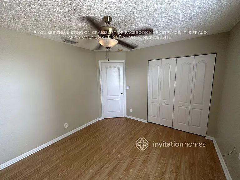 136 Canterbury Pl — Photo 7