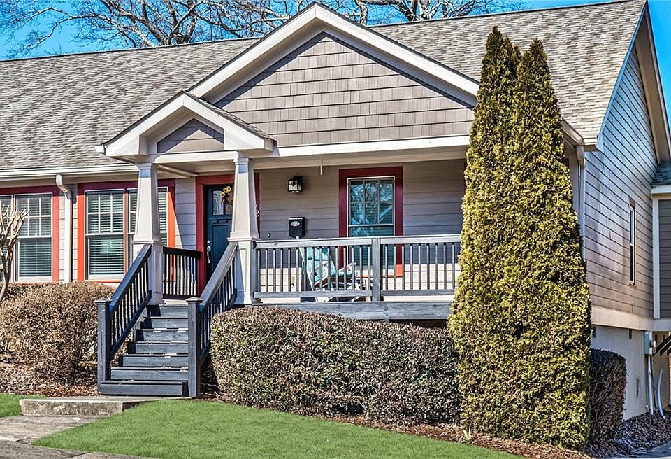 1st image of 772 Frasier Cir SE