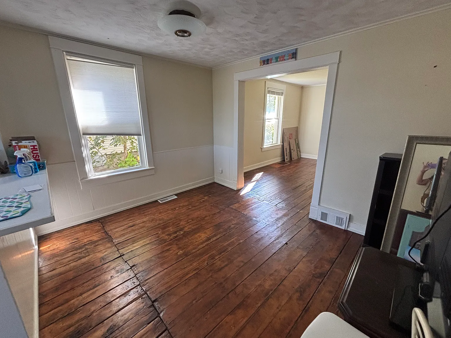 315 Grove St — Photo 2