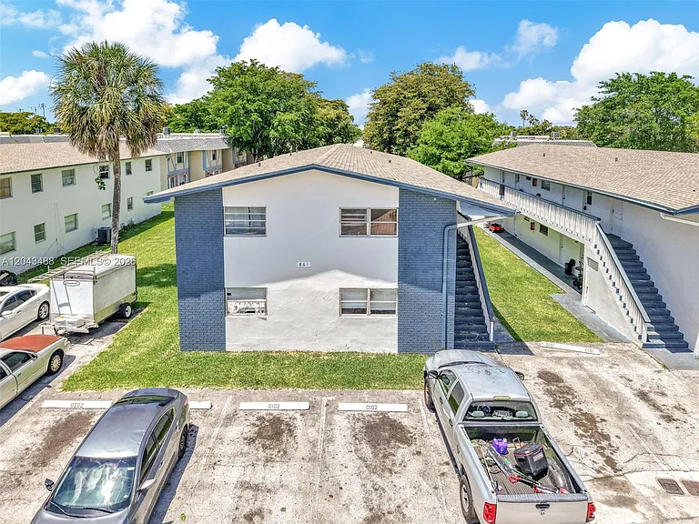 861 SW 74th Ter #102D — Photo 28