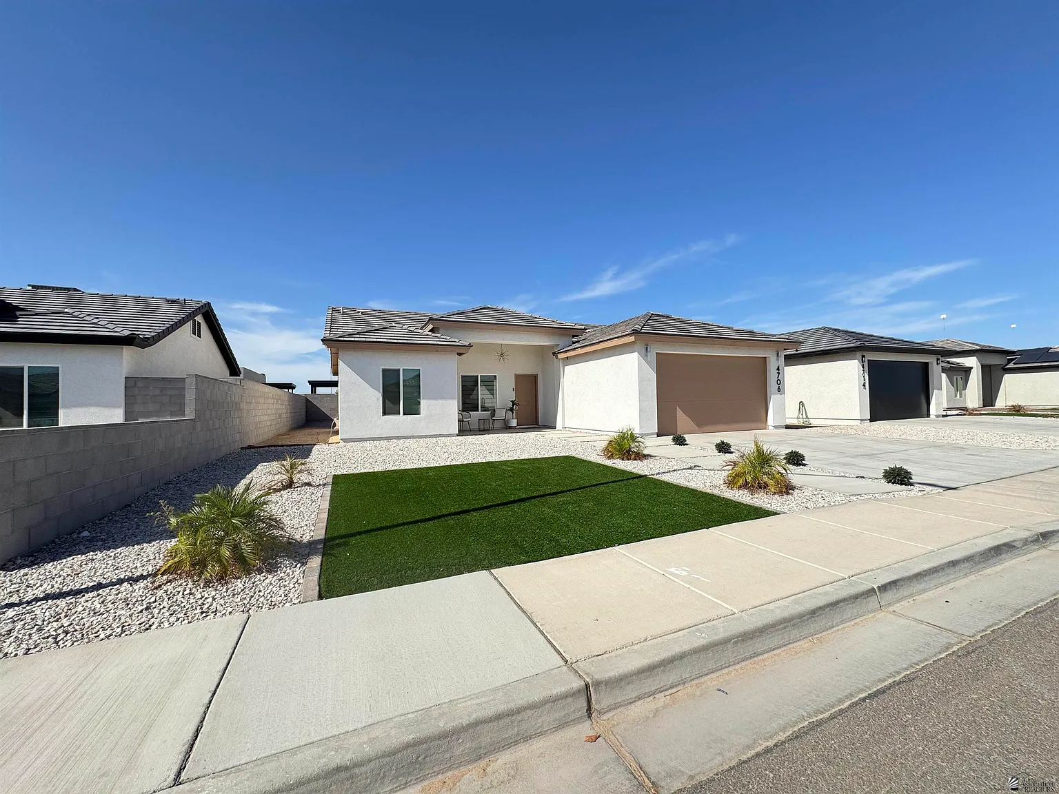 3 bed, 2.0 bath, 1250 sqft, $1,800 — Photo 1