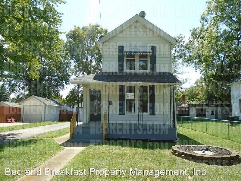 1st image of 17 Woodsdale Ave