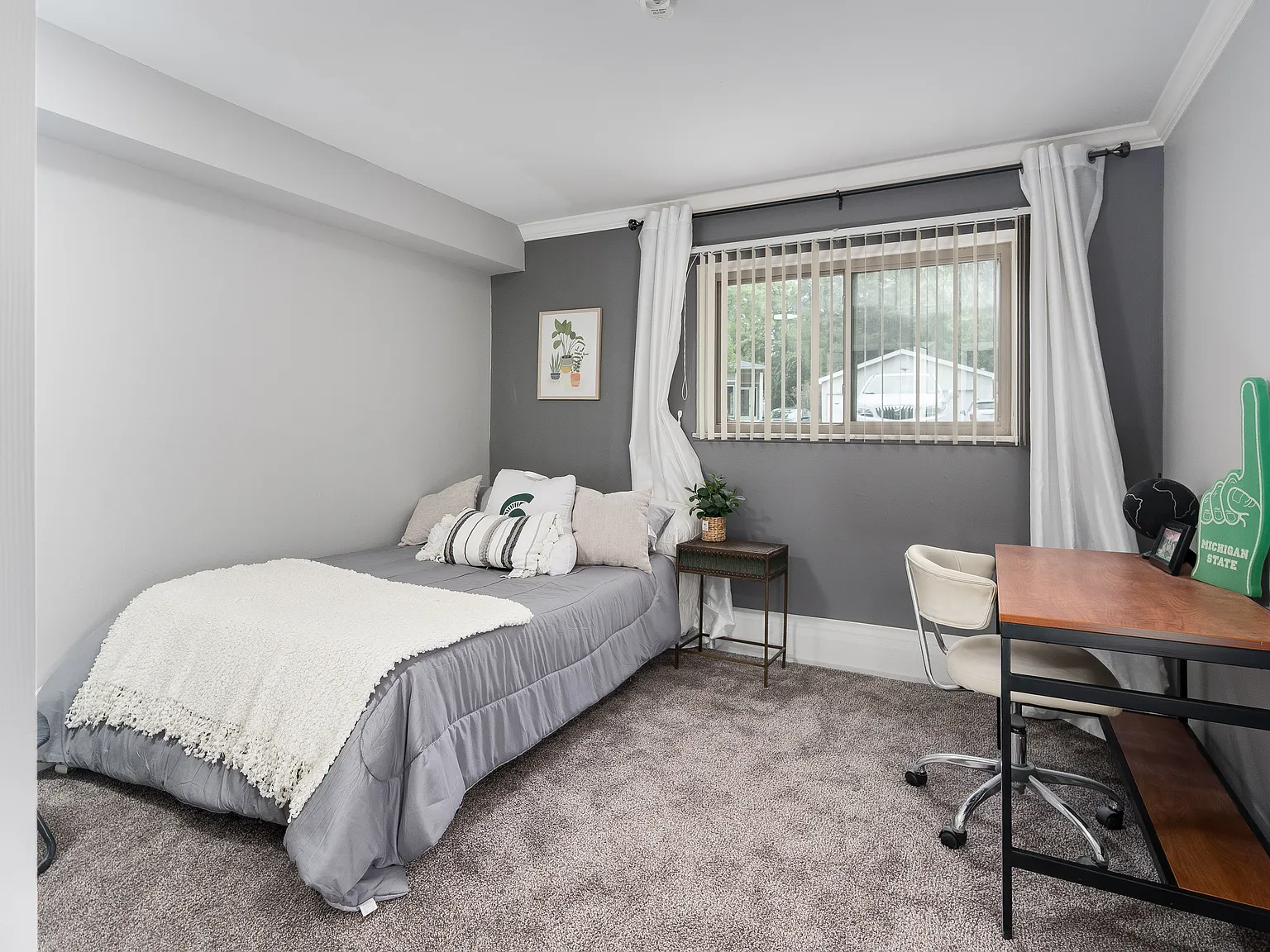 Abbott Pointe Apartments — Photo 4