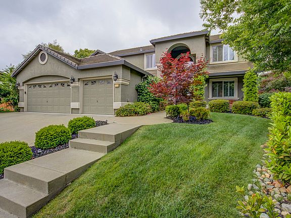 2nd image of 635 Rogers Cir
