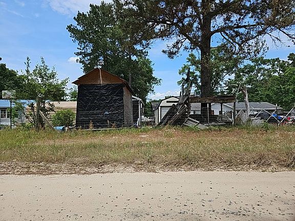 3rd image of 2234 McNutt Rd