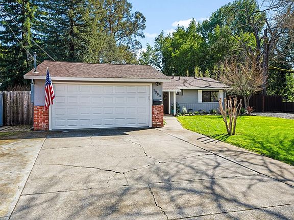 3rd image of 1080 Linda Vista Avenue