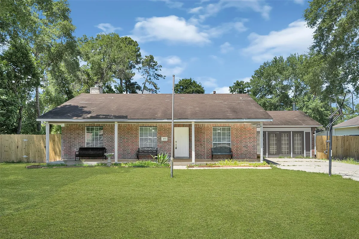 Building Photo - 18931 Iris Ln