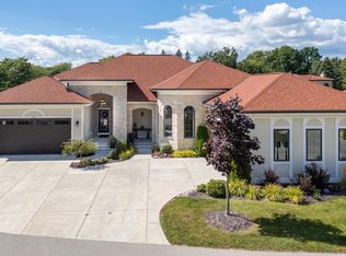 1640 Toscano Ter, Oconomowoc, WI 53066