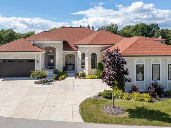 1640 Toscano TERRACE, Oconomowoc, WI 53066