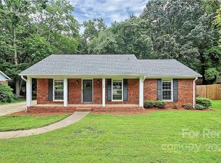 925 Pineborough Rd, Charlotte, NC 28212