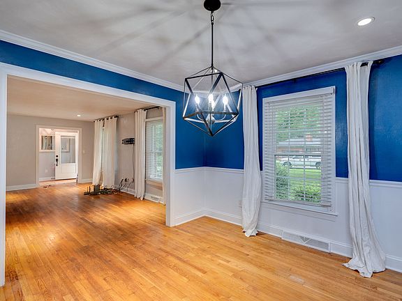 5th image of 113 Longwood Ave