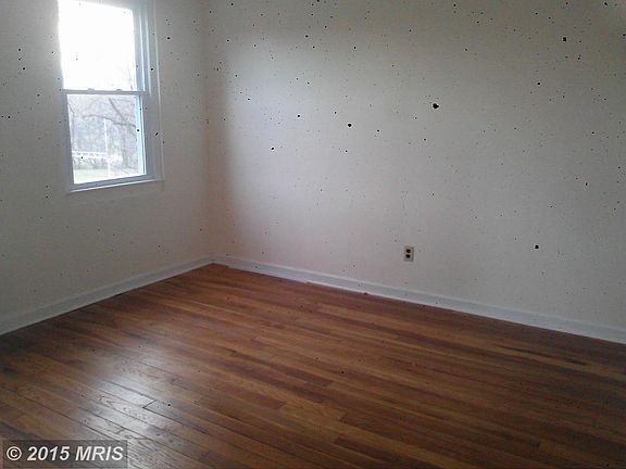 5th image of 4820 Chevy Chase Dr #3