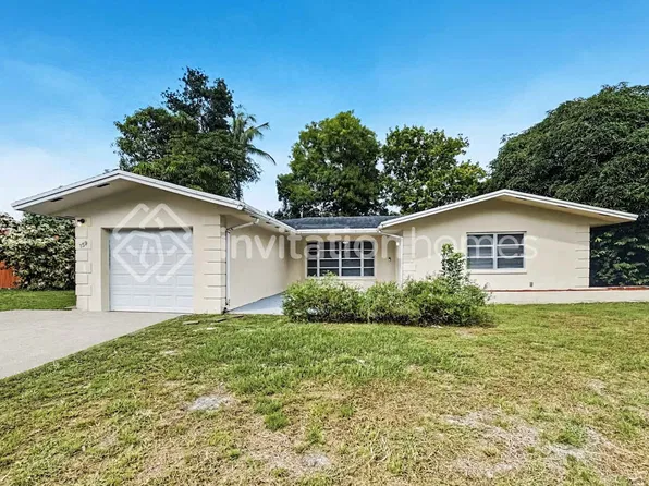 859 Camellia Dr, Royal Palm Beach, FL 33411